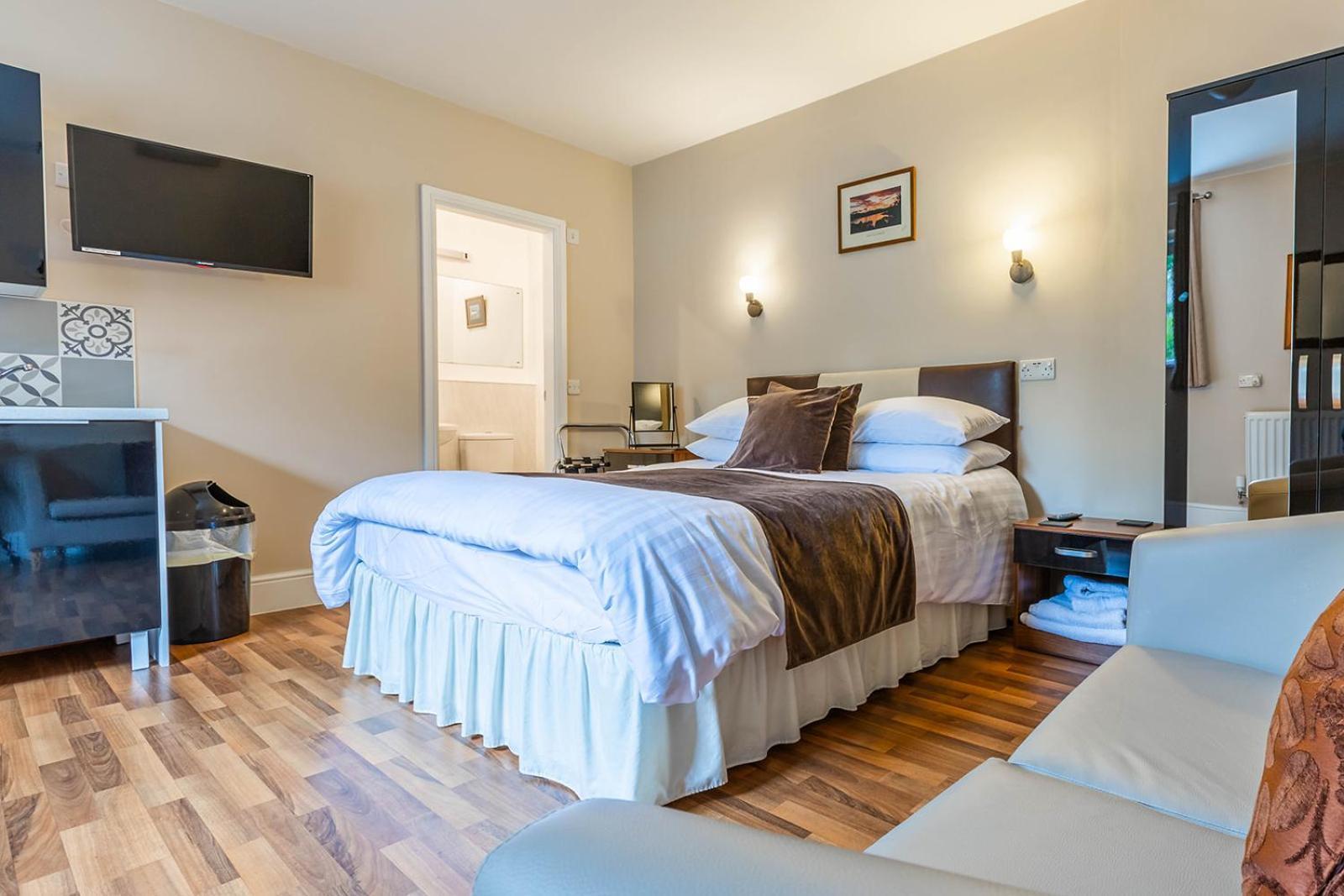 Windermere Studio Rooms - With Free Car Parking Onsite Экстерьер фото
