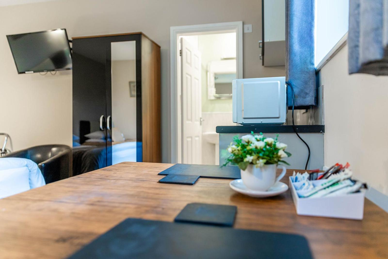 Windermere Studio Rooms - With Free Car Parking Onsite Экстерьер фото