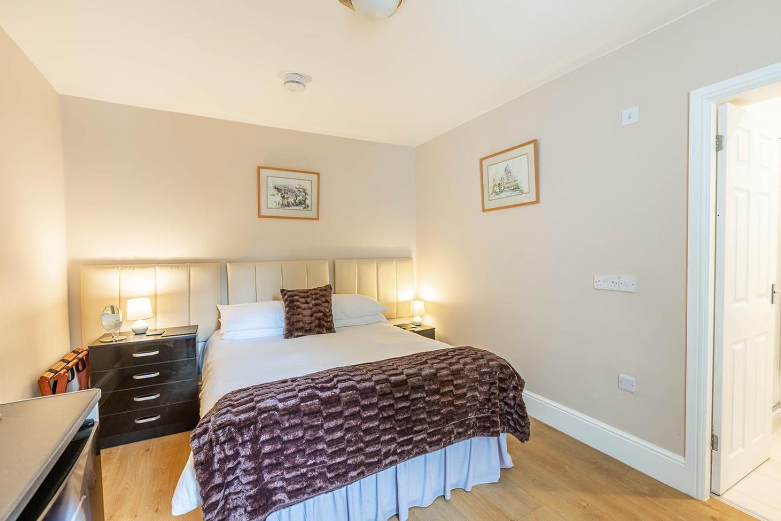 Windermere Studio Rooms - With Free Car Parking Onsite Экстерьер фото
