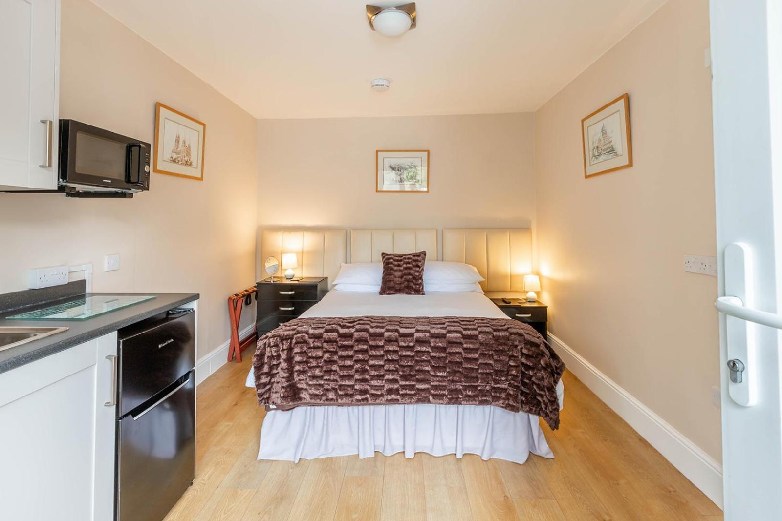 Windermere Studio Rooms - With Free Car Parking Onsite Экстерьер фото