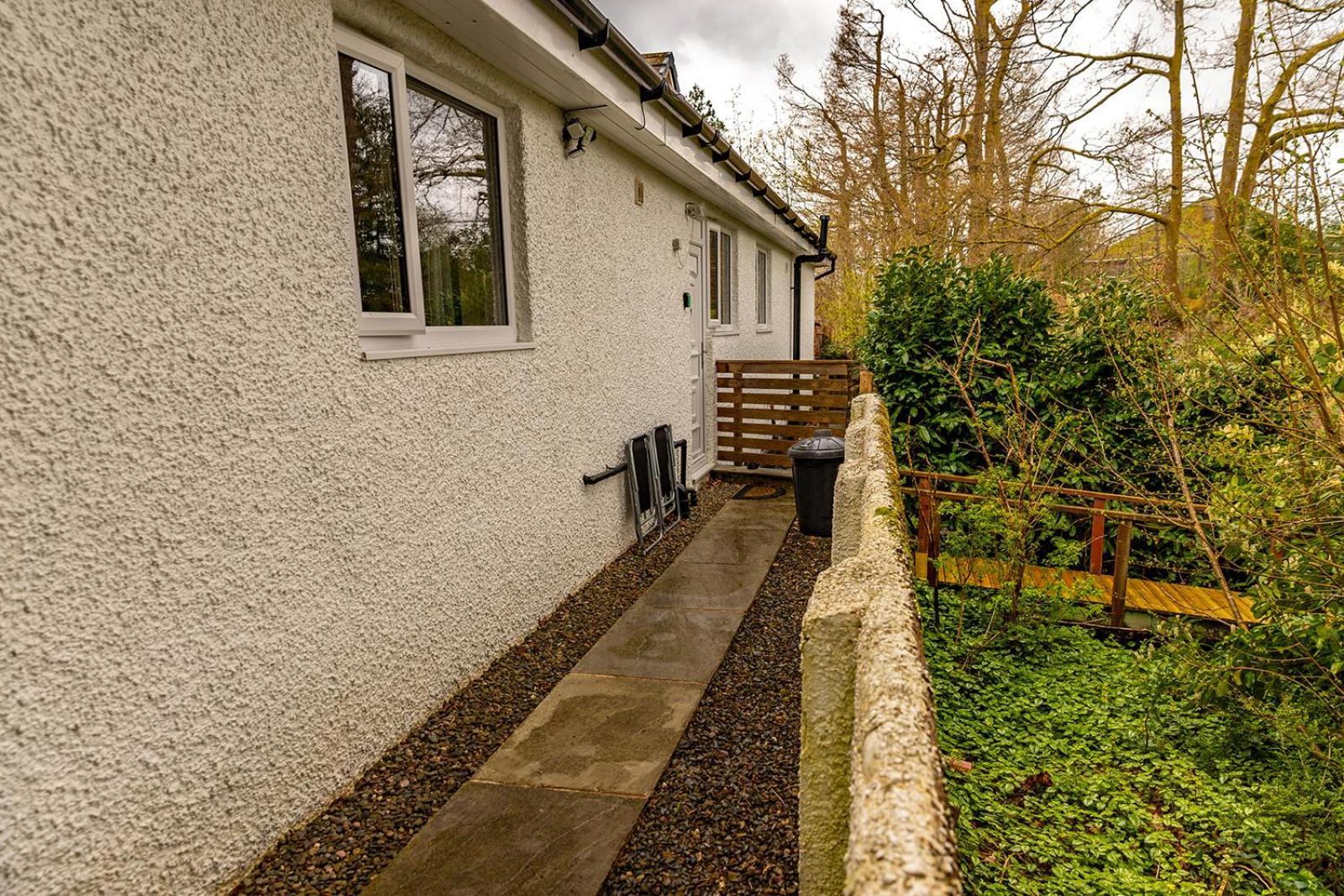 Windermere Studio Rooms - With Free Car Parking Onsite Экстерьер фото