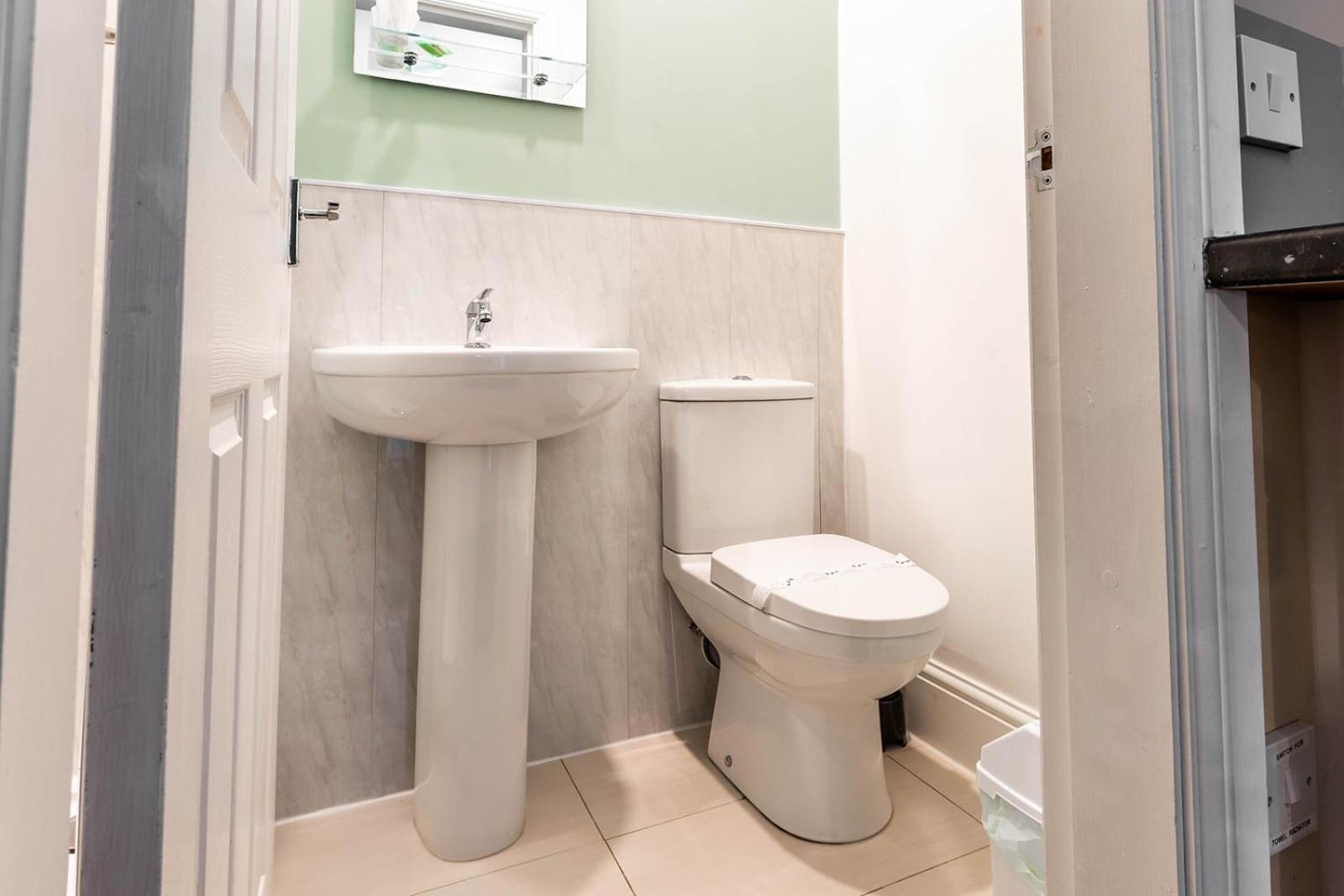 Windermere Studio Rooms - With Free Car Parking Onsite Экстерьер фото